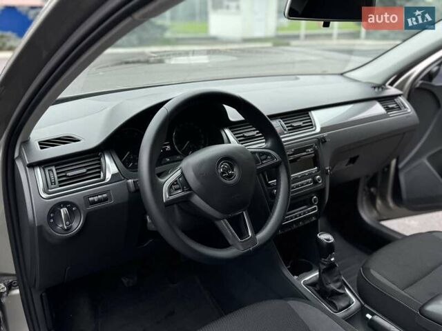 Бежевий Шкода Рапід, об'ємом двигуна 1.6 л та пробігом 187 тис. км за 8500 $, фото 33 на Automoto.ua