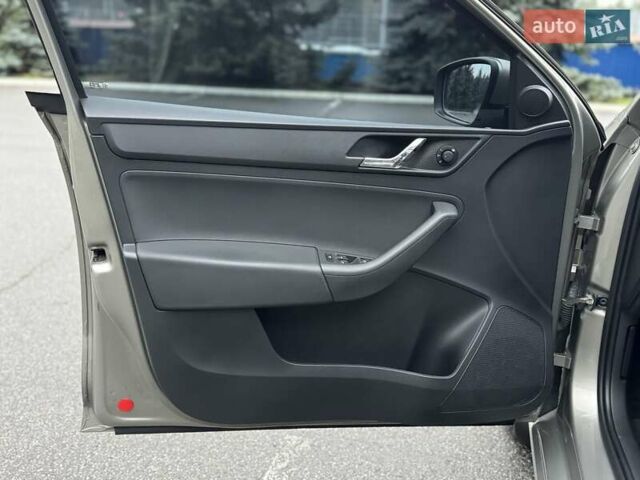 Бежевий Шкода Рапід, об'ємом двигуна 1.6 л та пробігом 187 тис. км за 8500 $, фото 22 на Automoto.ua