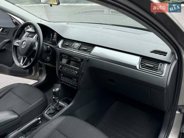 Бежевий Шкода Рапід, об'ємом двигуна 1.6 л та пробігом 187 тис. км за 8500 $, фото 53 на Automoto.ua