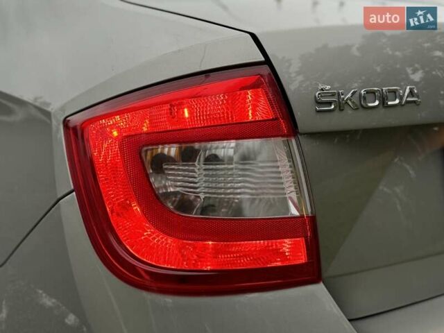 Бежевий Шкода Рапід, об'ємом двигуна 1.6 л та пробігом 187 тис. км за 8500 $, фото 15 на Automoto.ua