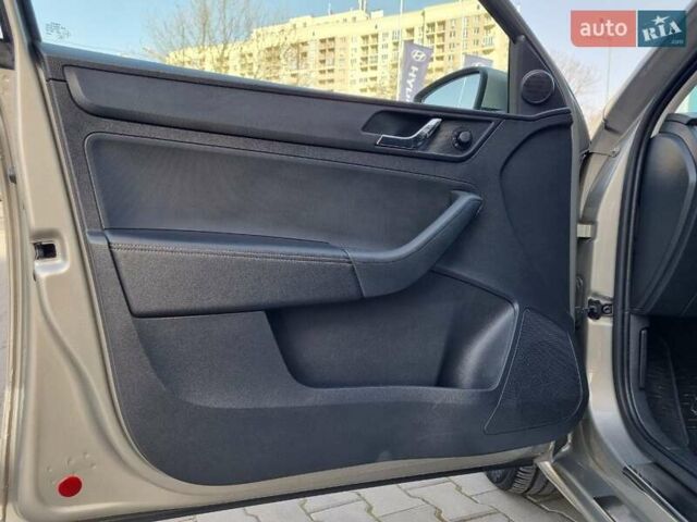 Бежевий Шкода Рапід, об'ємом двигуна 1.2 л та пробігом 231 тис. км за 7900 $, фото 17 на Automoto.ua