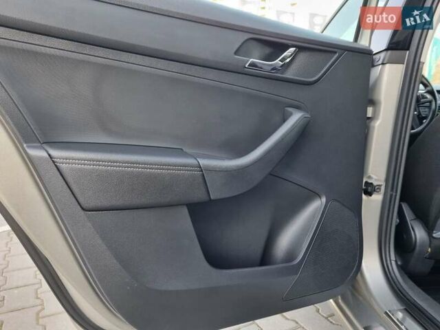 Бежевий Шкода Рапід, об'ємом двигуна 1.2 л та пробігом 231 тис. км за 7900 $, фото 20 на Automoto.ua