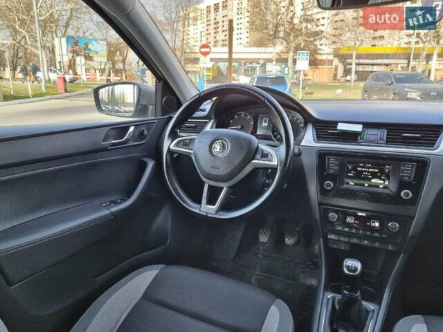 Бежевий Шкода Рапід, об'ємом двигуна 1.2 л та пробігом 231 тис. км за 7900 $, фото 32 на Automoto.ua