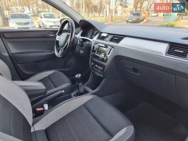 Бежевий Шкода Рапід, об'ємом двигуна 1.2 л та пробігом 231 тис. км за 7900 $, фото 27 на Automoto.ua