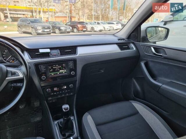 Бежевий Шкода Рапід, об'ємом двигуна 1.2 л та пробігом 231 тис. км за 7900 $, фото 31 на Automoto.ua