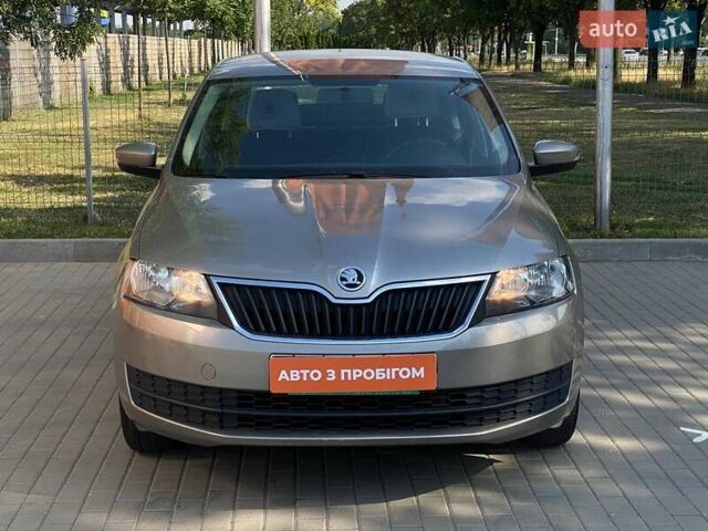 Бежевый Шкода Рапид, объемом двигателя 1.6 л и пробегом 166 тыс. км за 9900 $, фото 1 на Automoto.ua