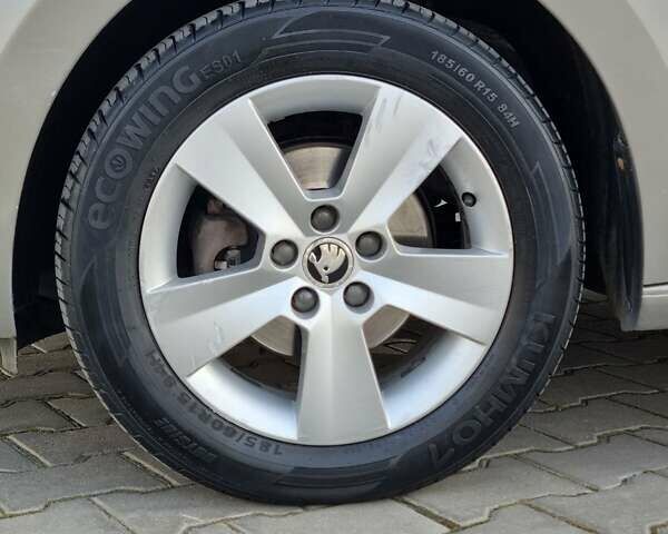 Бежевий Шкода Рапід, об'ємом двигуна 1.2 л та пробігом 231 тис. км за 7900 $, фото 15 на Automoto.ua
