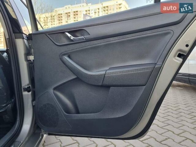 Бежевий Шкода Рапід, об'ємом двигуна 1.2 л та пробігом 231 тис. км за 7900 $, фото 22 на Automoto.ua