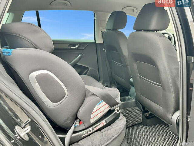 Черный Шкода Рапид, объемом двигателя 1.4 л и пробегом 214 тыс. км за 10600 $, фото 10 на Automoto.ua