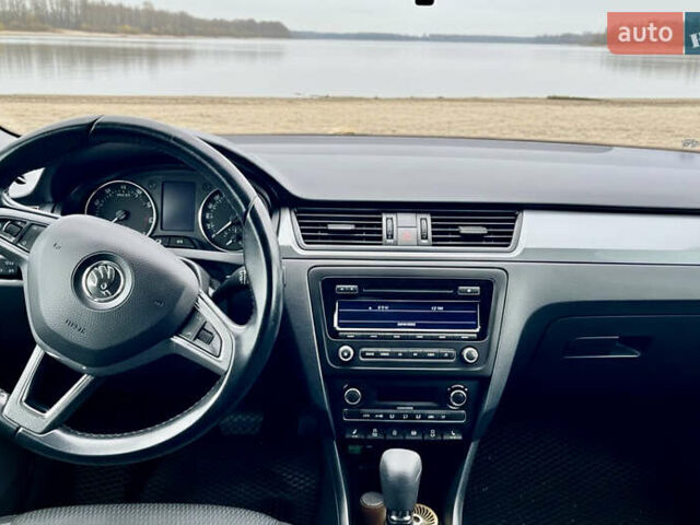 Черный Шкода Рапид, объемом двигателя 1.4 л и пробегом 214 тыс. км за 10600 $, фото 5 на Automoto.ua