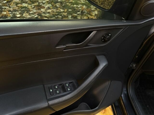 Черный Шкода Рапид, объемом двигателя 1.6 л и пробегом 260 тыс. км за 7200 $, фото 10 на Automoto.ua