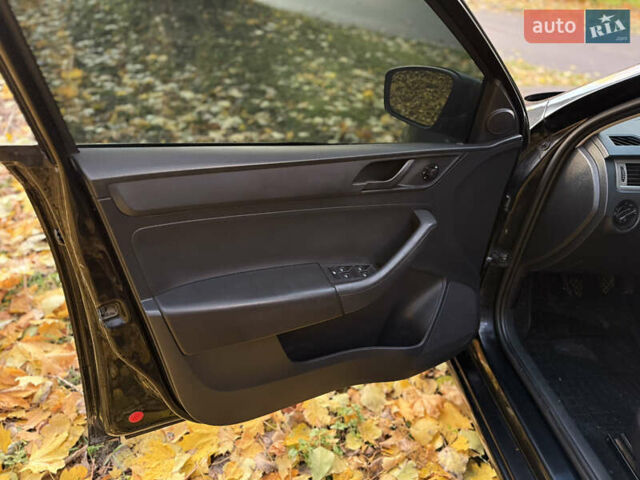 Шкода Рапид 2015 в Тернополе на Automoto.ua Черный Шкода Рапид, объемом двигателя 1.6 л и пробегом 260 тыс. км за 7999 $, фото 9 на Automoto.ua