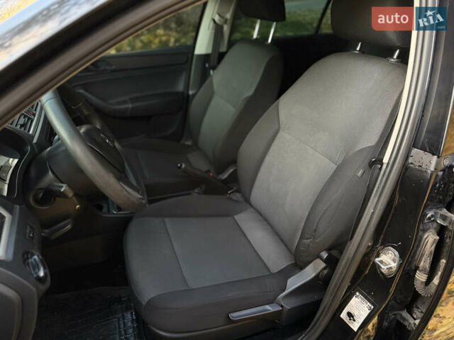 Шкода Рапид 2015 в Тернополе на Automoto.ua Черный Шкода Рапид, объемом двигателя 1.6 л и пробегом 260 тыс. км за 7999 $, фото 8 на Automoto.ua