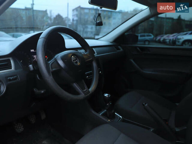 Чорний Шкода Рапід, об'ємом двигуна 1.6 л та пробігом 261 тис. км за 6500 $, фото 5 на Automoto.ua
