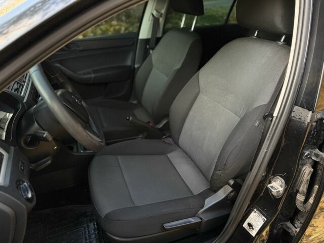 Черный Шкода Рапид, объемом двигателя 1.6 л и пробегом 260 тыс. км за 7200 $, фото 12 на Automoto.ua