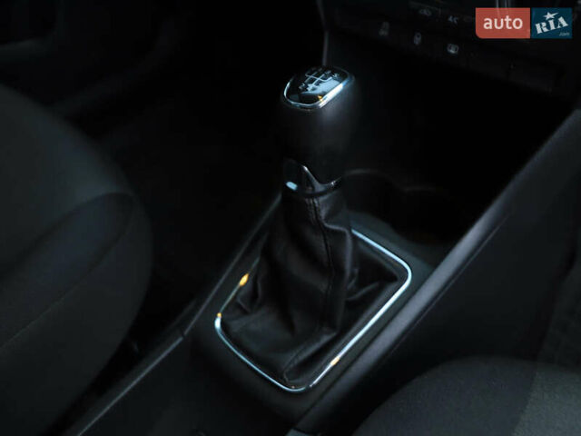 Чорний Шкода Рапід, об'ємом двигуна 1.6 л та пробігом 261 тис. км за 6500 $, фото 9 на Automoto.ua