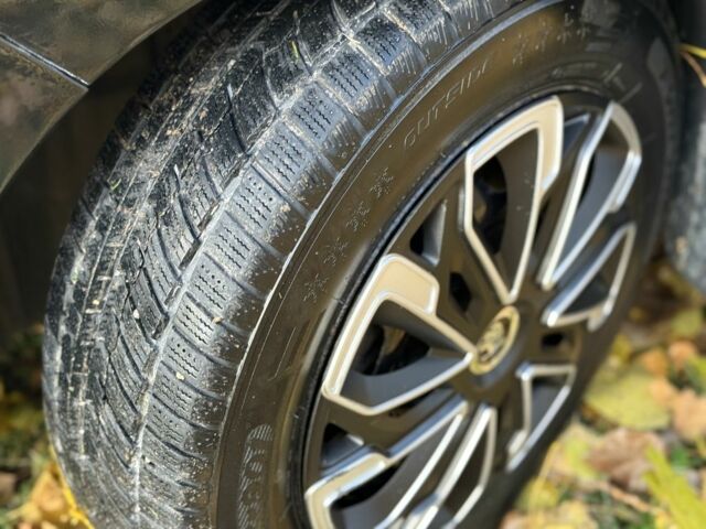 Черный Шкода Рапид, объемом двигателя 1.6 л и пробегом 260 тыс. км за 7200 $, фото 13 на Automoto.ua