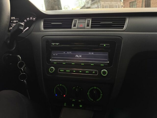 Черный Шкода Рапид, объемом двигателя 1.6 л и пробегом 260 тыс. км за 7200 $, фото 8 на Automoto.ua