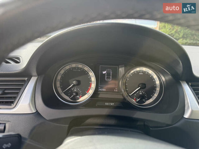 Шкода Рапид 2015 в Львове на Automoto.ua Черный Шкода Рапид, объемом двигателя 1.4 л и пробегом 242 тыс. км за 10499 $, фото 6 на Automoto.ua