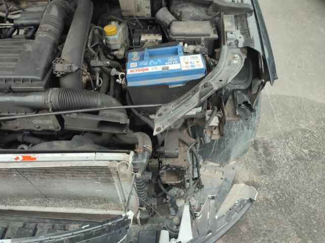 Черный Шкода Рапид, объемом двигателя 0 л и пробегом 300 тыс. км за 4500 $, фото 3 на Automoto.ua