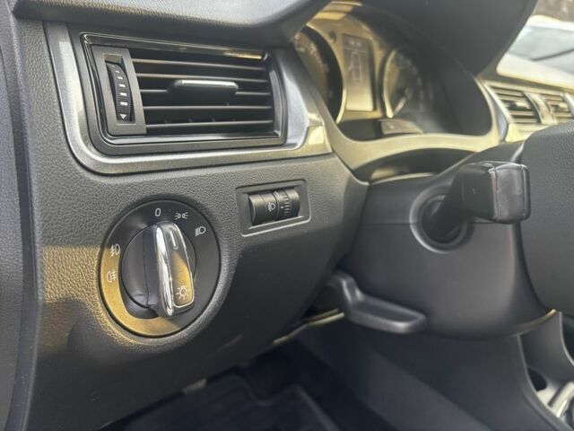 Черный Шкода Рапид, объемом двигателя 1.6 л и пробегом 261 тыс. км за 8000 $, фото 19 на Automoto.ua