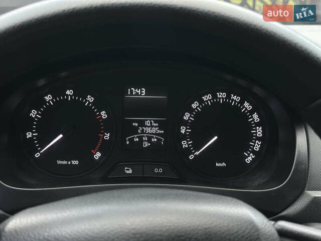 Шкода Рапід 2013 у Самборе на Automoto.ua Чорний Шкода Рапід, об'ємом двигуна 1.6 л та пробігом 279 тис. км за 5990 $, фото 35 на Automoto.ua