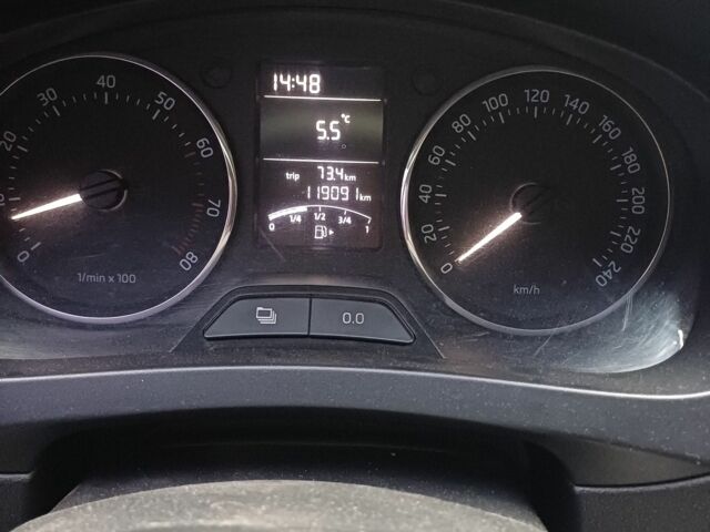 Черный Шкода Рапид, объемом двигателя 1.6 л и пробегом 119 тыс. км за 8200 $, фото 4 на Automoto.ua