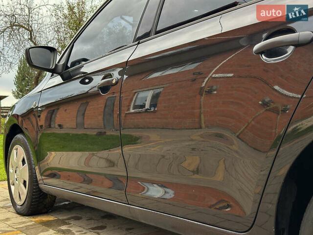 Шкода Рапід 2013 у Самборе на Automoto.ua Чорний Шкода Рапід, об'ємом двигуна 1.6 л та пробігом 279 тис. км за 5990 $, фото 12 на Automoto.ua