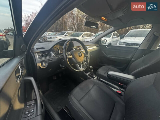 Чорний Шкода Рапід, об'ємом двигуна 1.6 л та пробігом 261 тис. км за 8000 $, фото 14 на Automoto.ua