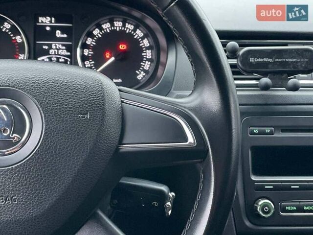 Черный Шкода Рапид, объемом двигателя 1.2 л и пробегом 197 тыс. км за 7690 $, фото 19 на Automoto.ua