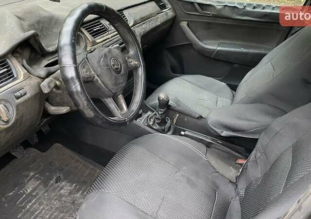 Черный Шкода Рапид, объемом двигателя 1.6 л и пробегом 90 тыс. км за 3000 $, фото 7 на Automoto.ua