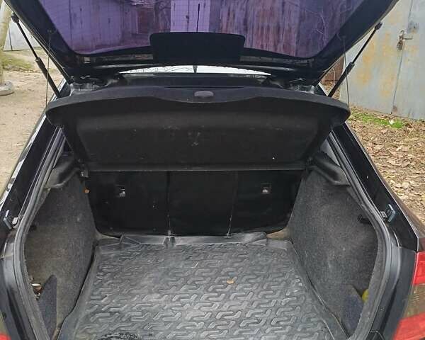 Черный Шкода Рапид, объемом двигателя 1.6 л и пробегом 119 тыс. км за 8200 $, фото 6 на Automoto.ua