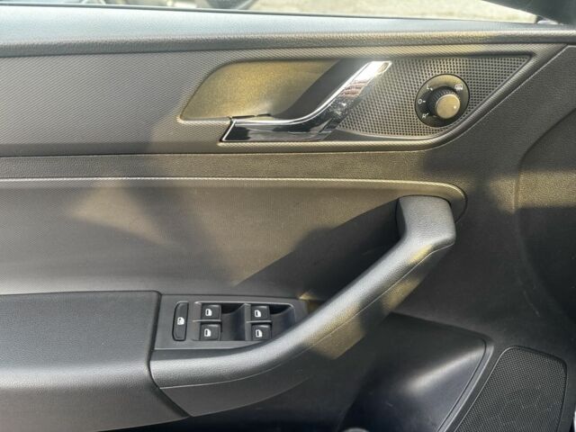 Черный Шкода Рапид, объемом двигателя 1.6 л и пробегом 261 тыс. км за 8000 $, фото 18 на Automoto.ua