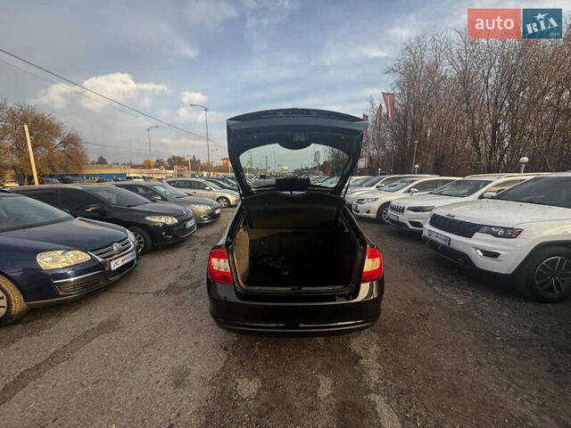 Чорний Шкода Рапід, об'ємом двигуна 1.6 л та пробігом 261 тис. км за 8000 $, фото 16 на Automoto.ua