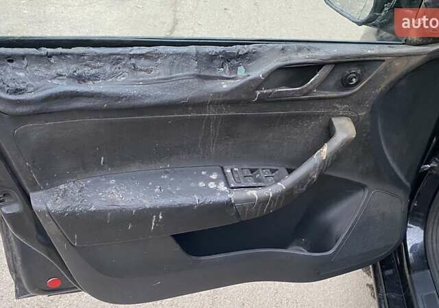 Черный Шкода Рапид, объемом двигателя 1.6 л и пробегом 90 тыс. км за 3000 $, фото 2 на Automoto.ua