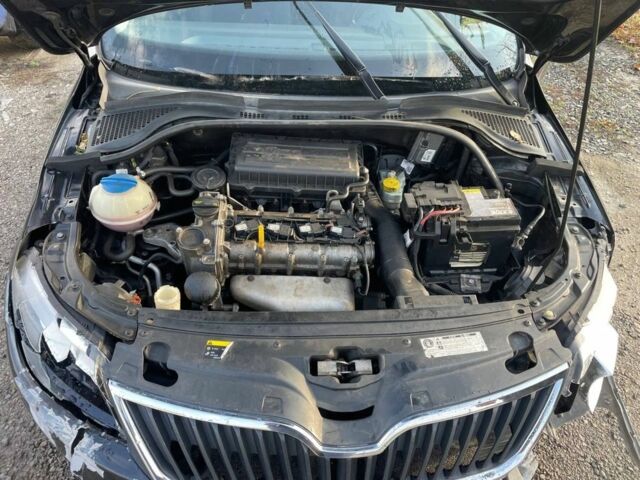 Черный Шкода Рапид, объемом двигателя 1.6 л и пробегом 190 тыс. км за 2500 $, фото 6 на Automoto.ua