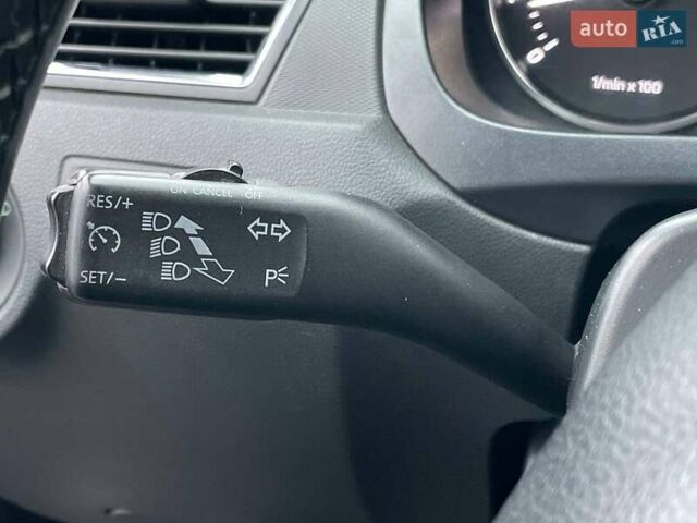 Черный Шкода Рапид, объемом двигателя 1.2 л и пробегом 197 тыс. км за 7690 $, фото 20 на Automoto.ua