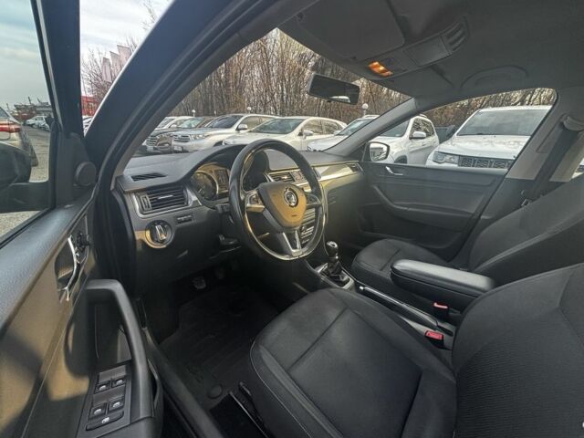 Черный Шкода Рапид, объемом двигателя 1.6 л и пробегом 261 тыс. км за 8000 $, фото 14 на Automoto.ua