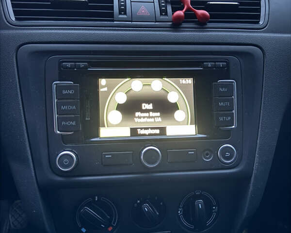 Черный Шкода Рапид, объемом двигателя 1.6 л и пробегом 299 тыс. км за 7000 $, фото 13 на Automoto.ua