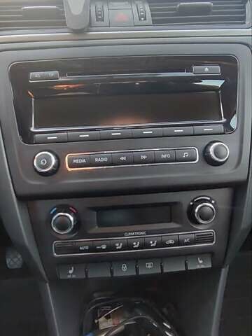 Чорний Шкода Рапід, об'ємом двигуна 1.6 л та пробігом 258 тис. км за 7800 $, фото 1 на Automoto.ua