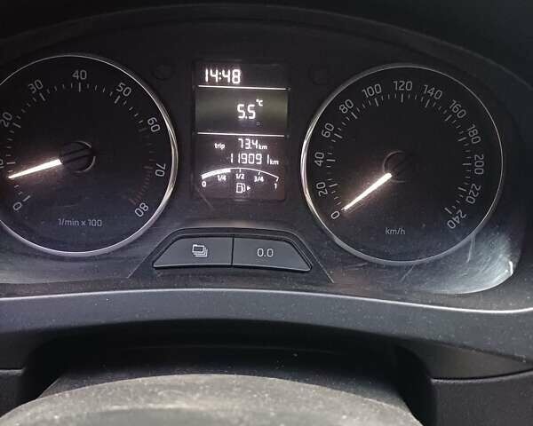 Черный Шкода Рапид, объемом двигателя 1.6 л и пробегом 119 тыс. км за 8200 $, фото 3 на Automoto.ua