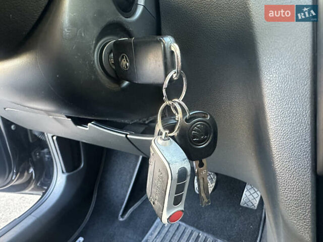 Шкода Рапид 2015 в Киеве на Automoto.ua Черный Шкода Рапид, объемом двигателя 1.2 л и пробегом 231 тыс. км за 7499 $, фото 18 на Automoto.ua