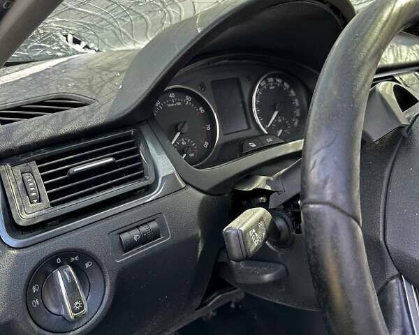 Чорний Шкода Рапід, об'ємом двигуна 1.2 л та пробігом 160 тис. км за 2350 $, фото 18 на Automoto.ua