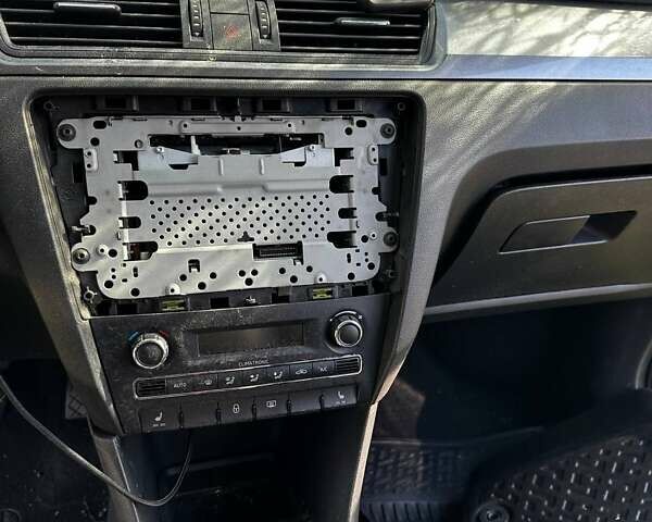 Чорний Шкода Рапід, об'ємом двигуна 1.2 л та пробігом 160 тис. км за 2350 $, фото 20 на Automoto.ua