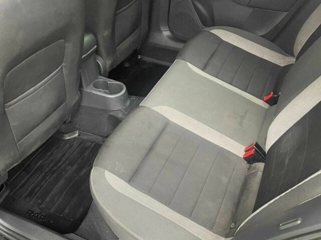 Черный Шкода Рапид, объемом двигателя 1.2 л и пробегом 220 тыс. км за 6291 $, фото 7 на Automoto.ua