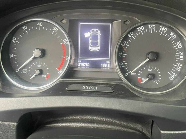 Черный Шкода Рапид, объемом двигателя 1.2 л и пробегом 220 тыс. км за 6291 $, фото 9 на Automoto.ua