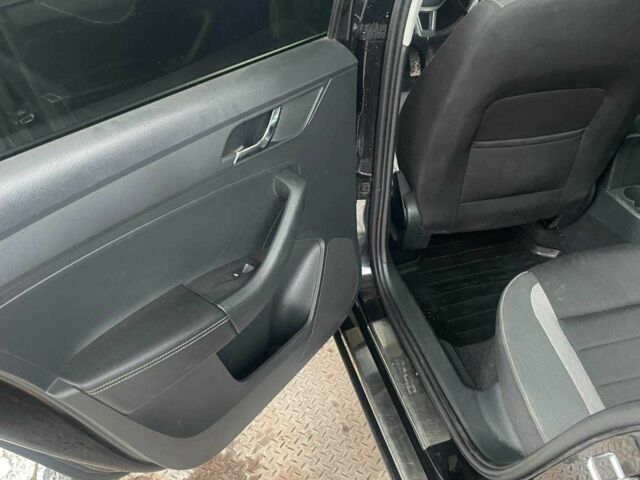 Черный Шкода Рапид, объемом двигателя 1.2 л и пробегом 220 тыс. км за 6291 $, фото 8 на Automoto.ua