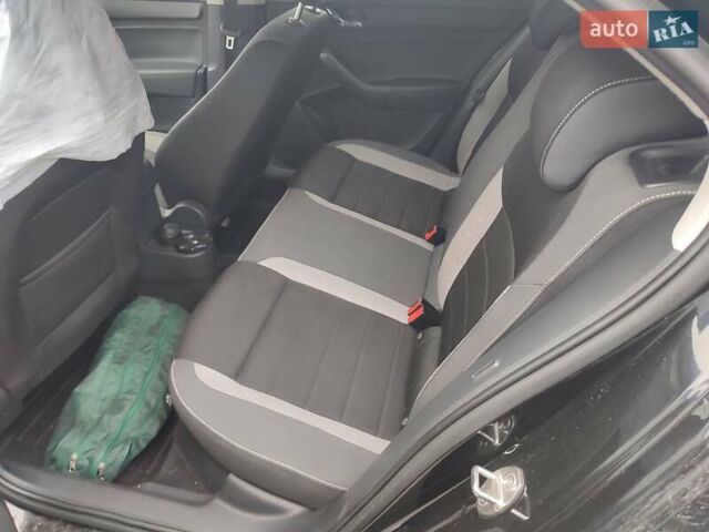 Черный Шкода Рапид, объемом двигателя 0 л и пробегом 300 тыс. км за 4500 $, фото 5 на Automoto.ua