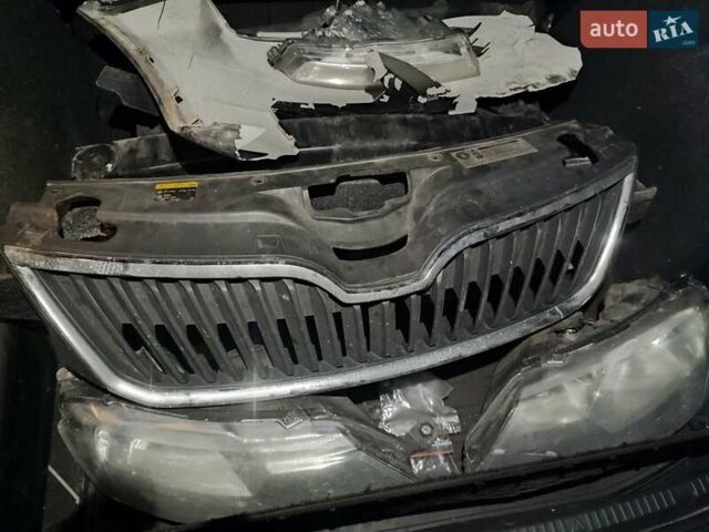 Черный Шкода Рапид, объемом двигателя 0 л и пробегом 300 тыс. км за 4500 $, фото 7 на Automoto.ua