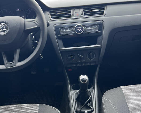 Коричневий Шкода Рапід, об'ємом двигуна 1.2 л та пробігом 98 тис. км за 9950 $, фото 7 на Automoto.ua